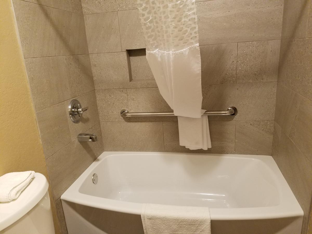 Budget Inn Чикаша Екстериор снимка
