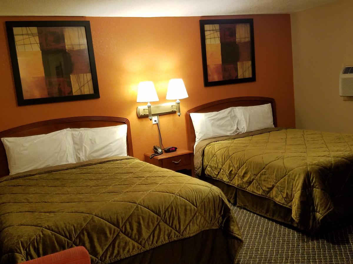 Budget Inn Чикаша Екстериор снимка