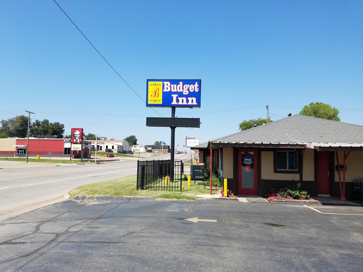 Budget Inn Чикаша Екстериор снимка