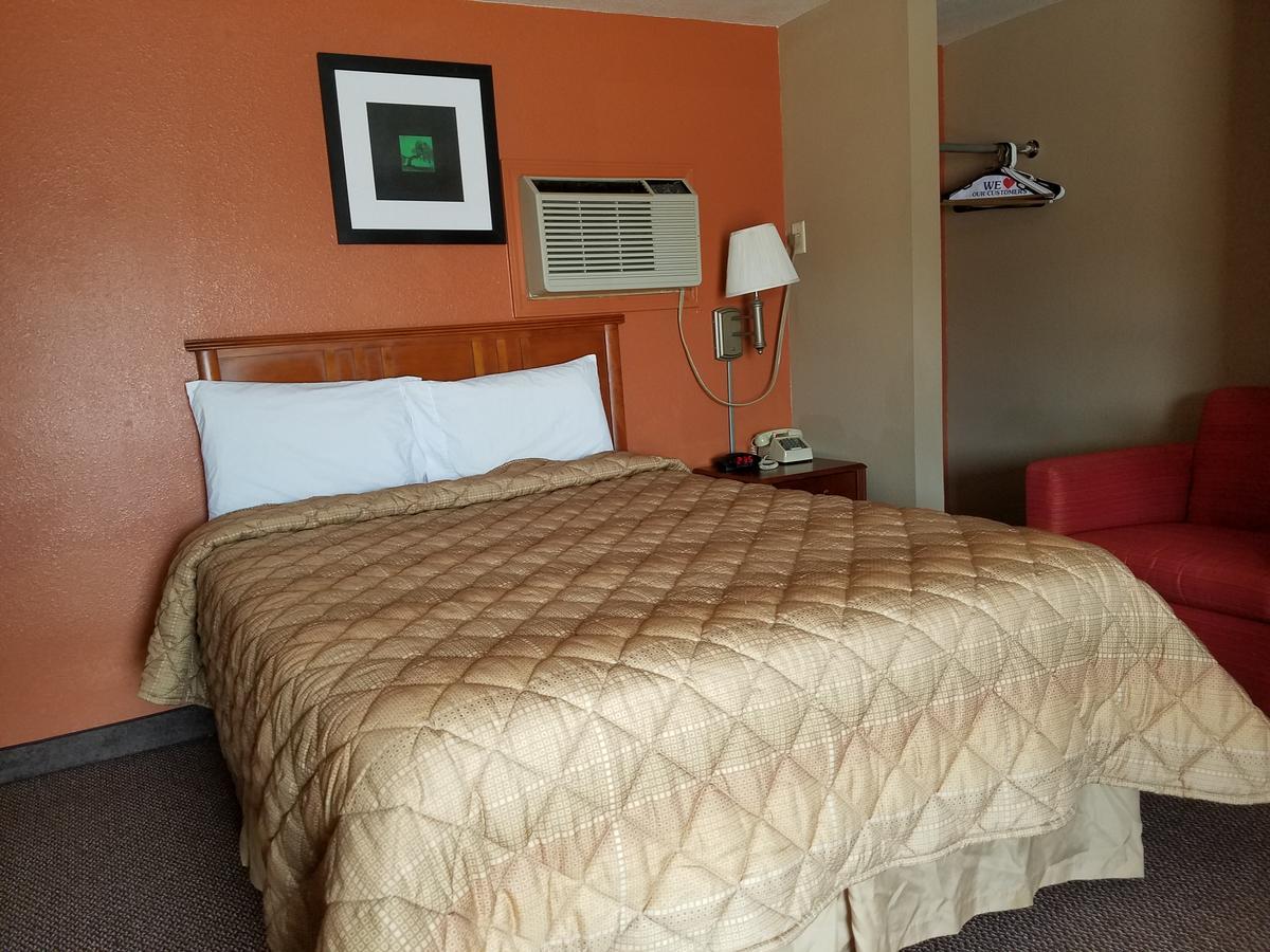 Budget Inn Чикаша Екстериор снимка